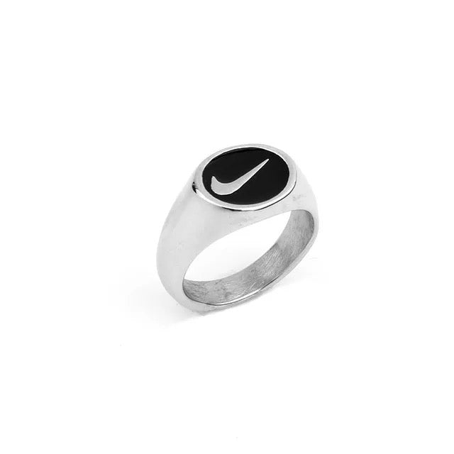 Chasing Checks Circle Ring